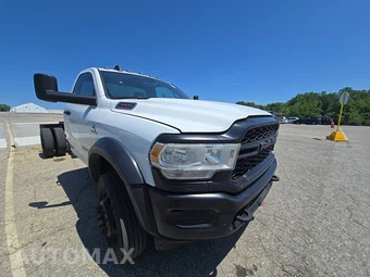 2022 Ram 4500 Cab Chassis Tradesman Regular Cab DRW - miniatura 3