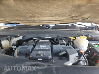 2022 Ram 5500 Cab Chassis SLT Crew Cab DRW – miniatura 15