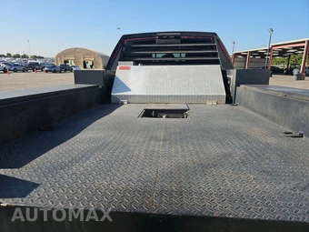 2022 Ram 5500 Cab Chassis SLT Crew Cab DRW – miniatura 16