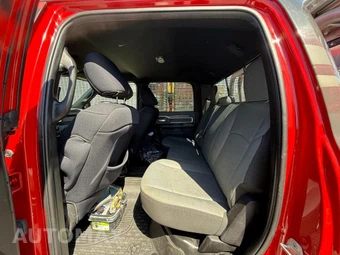 2022 Ram 5500 Cab Chassis SLT Crew Cab DRW – miniatura 11
