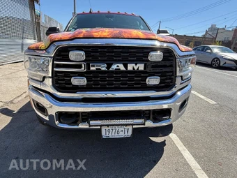 2022 Ram 5500 Cab Chassis SLT Crew Cab DRW – miniatura 3