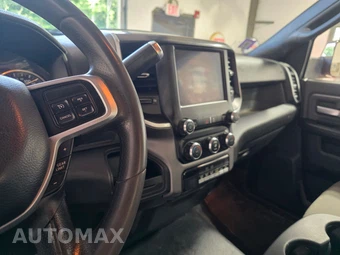 2022 Ram 5500 Cab Chassis SLT Regular Cab DRW - miniatura 10