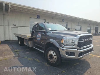 2022 Ram 5500 Cab Chassis SLT Regular Cab DRW – miniatura 3