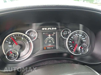 2022 Ram 5500 Cab Chassis Tradesman Crew Cab DRW – miniatura 9