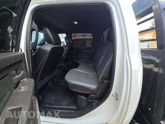2022 Ram 5500 Cab Chassis Tradesman Crew Cab DRW - miniatura 13