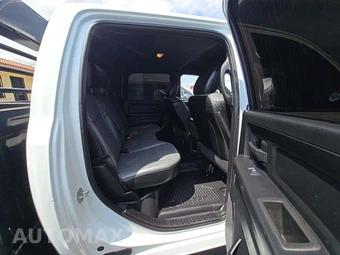 2022 Ram 5500 Cab Chassis Tradesman Crew Cab DRW - miniatura 15