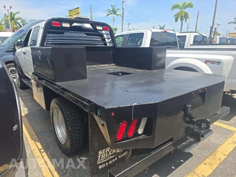 2022 Ram 5500 Cab Chassis Tradesman Crew Cab DRW - miniatura 2