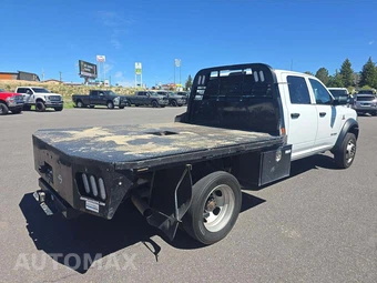 2022 Ram 5500 Cab Chassis Tradesman Crew Cab DRW - miniatura 3