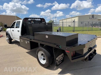 2022 Ram 5500 Cab Chassis Tradesman Crew Cab DRW – miniatura 2