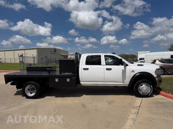 2022 Ram 5500 Cab Chassis Tradesman Crew Cab DRW – miniatura 4