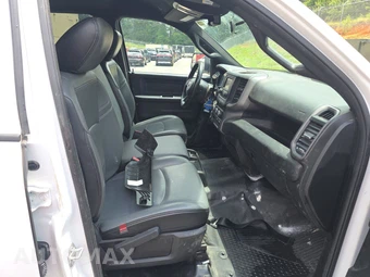 2022 Ram 5500 Cab Chassis Tradesman Crew Cab DRW – miniatura 14