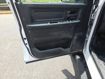 2022 Ram 5500 Cab Chassis Tradesman Crew Cab DRW – miniatura 15
