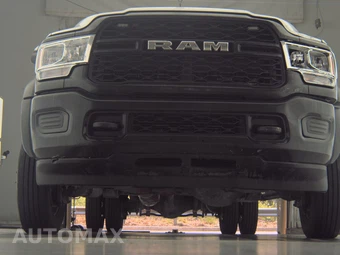 2022 Ram 5500 Cab Chassis Tradesman Crew Cab DRW – miniatura 3