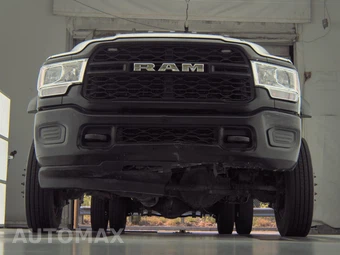 2022 Ram 5500 Cab Chassis Tradesman Crew Cab DRW – miniatura 3