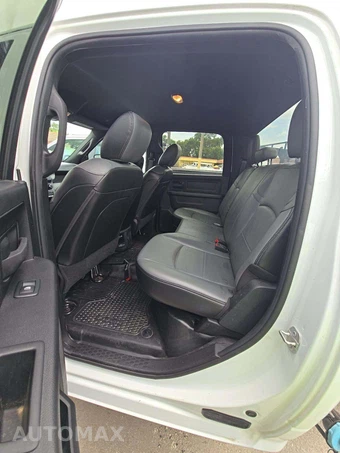 2022 Ram 5500 Cab Chassis Tradesman Crew Cab DRW – miniatura 13