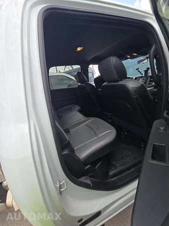 2022 Ram 5500 Cab Chassis Tradesman Crew Cab DRW – miniatura 15