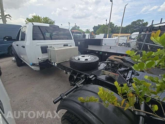 2022 Ram 5500 Cab Chassis Tradesman Crew Cab DRW – miniatura 2