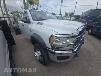 2022 Ram 5500 Cab Chassis Tradesman Crew Cab DRW – miniatura 4