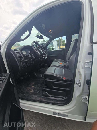 2022 Ram 5500 Cab Chassis Tradesman Crew Cab DRW – miniatura 6