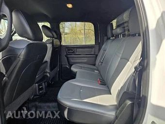 2022 Ram 5500 Cab Chassis Tradesman Crew Cab DRW - miniatura 12