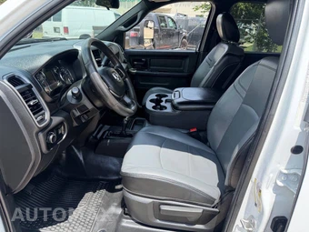 2022 Ram 5500 Cab Chassis Tradesman Crew Cab DRW - miniatura 21