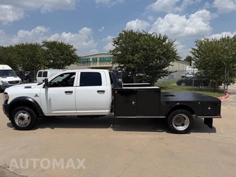2022 Ram 5500 Cab Chassis Tradesman Crew Cab DRW - miniatura 3