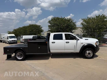 2022 Ram 5500 Cab Chassis Tradesman Crew Cab DRW - miniatura 4