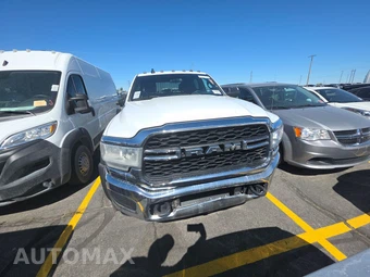 2022 Ram 5500 Cab Chassis Tradesman Crew Cab DRW – miniatura 2