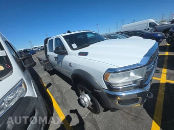 2022 Ram 5500 Cab Chassis Tradesman Crew Cab DRW – miniatura 3