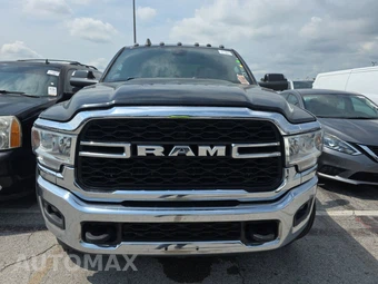 2022 Ram 5500 Cab Chassis Tradesman Crew Cab DRW – miniatura 2