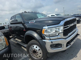 2022 Ram 5500 Cab Chassis Tradesman Crew Cab DRW – miniatura 3