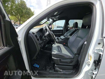 2022 Ram 5500 Cab Chassis Tradesman Crew Cab DRW – miniatura 6