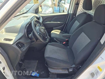 2022 Ram ProMaster City Cargo Van Tradesman 122.4" WB - miniatura 6