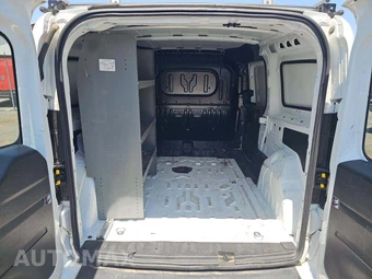 2022 Ram ProMaster City Cargo Van Tradesman 122.4" WB - miniatura 11