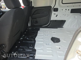 2022 Ram ProMaster City Cargo Van Tradesman 122.4" WB - miniatura 13