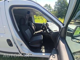 2022 Ram ProMaster City Cargo Van Tradesman 122.4" WB - miniatura 17