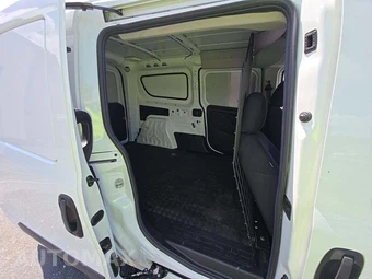2022 Ram ProMaster City Cargo Van Tradesman 122.4" WB - miniatura 13