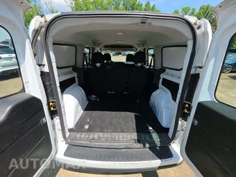 2022 Ram ProMaster City Wagon Minivan 122.4" WB - miniatura 11