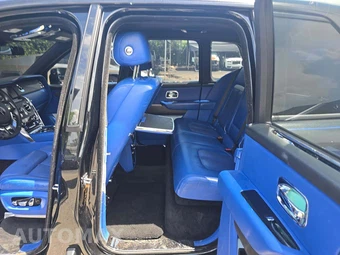 2022 Rolls-Royce Cullinan – miniatura 10