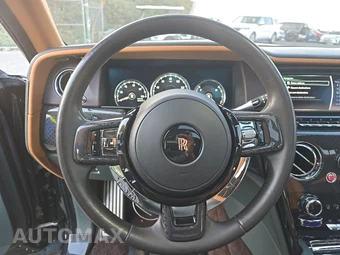2022 Rolls-Royce Cullinan – miniatura 10