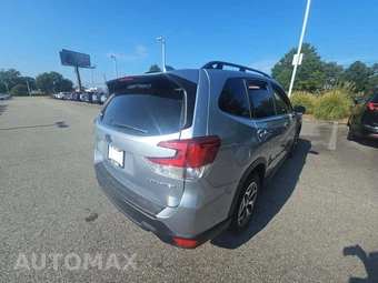 2022 Subaru Forester Premium - miniatura 3