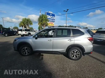 2022 Subaru Forester Premium - miniatura 3