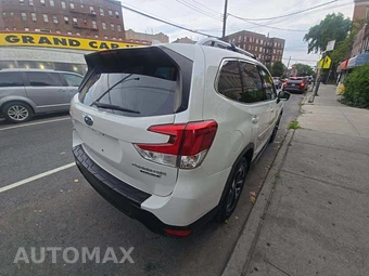 2022 Subaru Forester Touring - miniatura 3