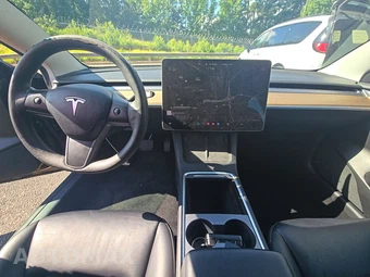 2022 Tesla Model 3 Long Range – miniatura 11