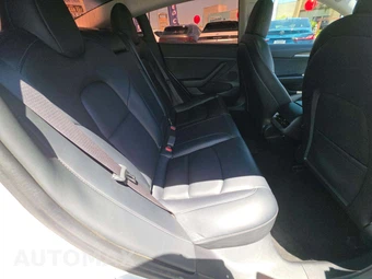 2022 Tesla Model 3 Long Range - miniatura 13