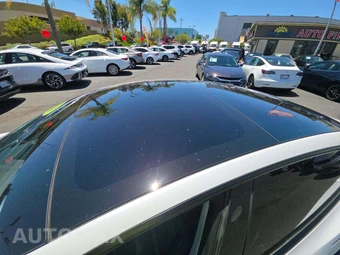 2022 Tesla Model 3 Long Range - miniatura 9