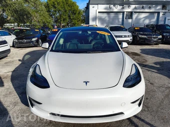 2022 Tesla Model 3 Long Range - miniatura 17