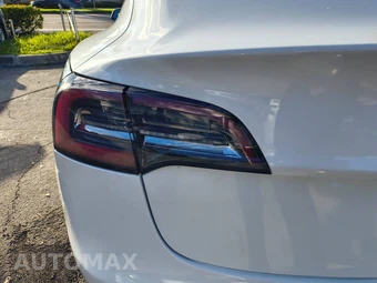 2022 Tesla Model 3 Long Range - miniatura 24
