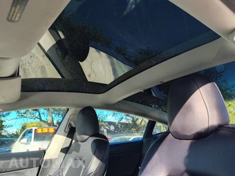 2022 Tesla Model 3 Long Range - miniatura 31