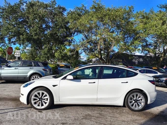 2022 Tesla Model 3 Long Range - miniatura 4